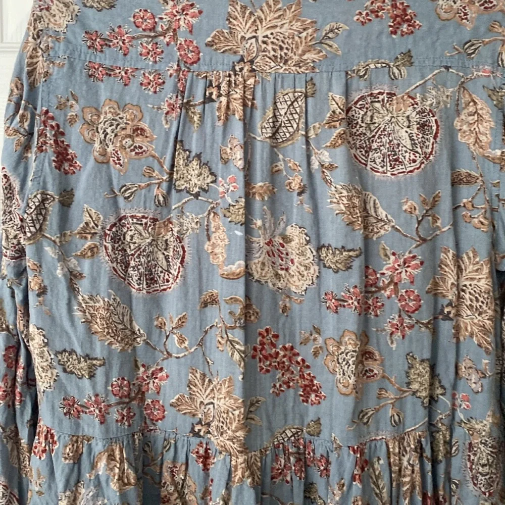 Easel Button down - Picture 5 of 5